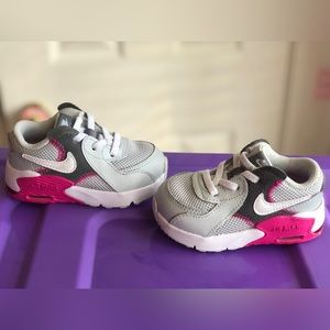 Toddler girls Nike Air Max shoes size 5